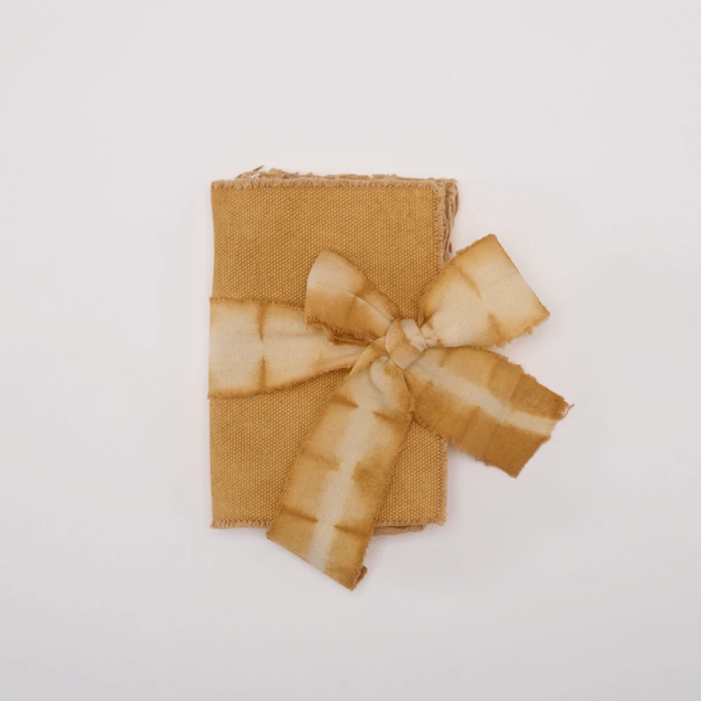 ARTIST'S PAPER BUNDLE